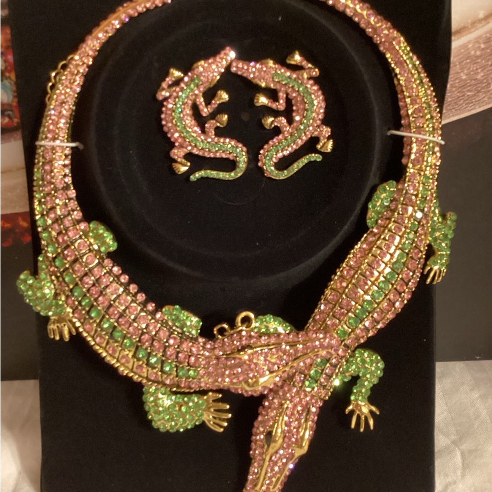 Elegant Pink and Green 🔥 Alligator Necklace and Earring Set